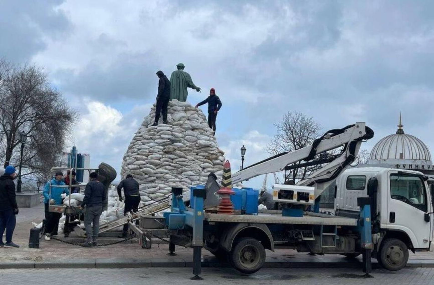 Местные власти подготовили Одессу к любому развитию событий