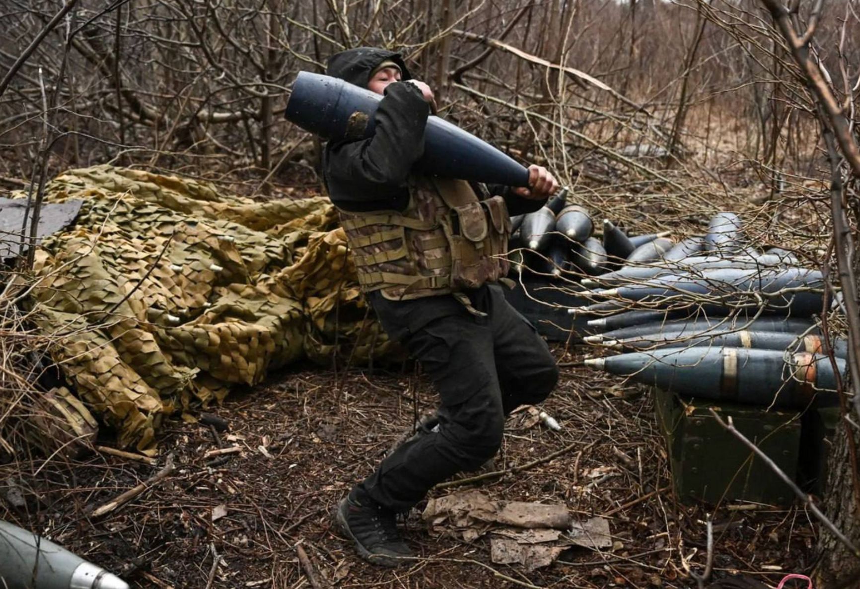 North Korean 152 mm shells for the 2S3 Akatsiya self-propelled gun and the D-20 howitzer used by Russian artillery troops.