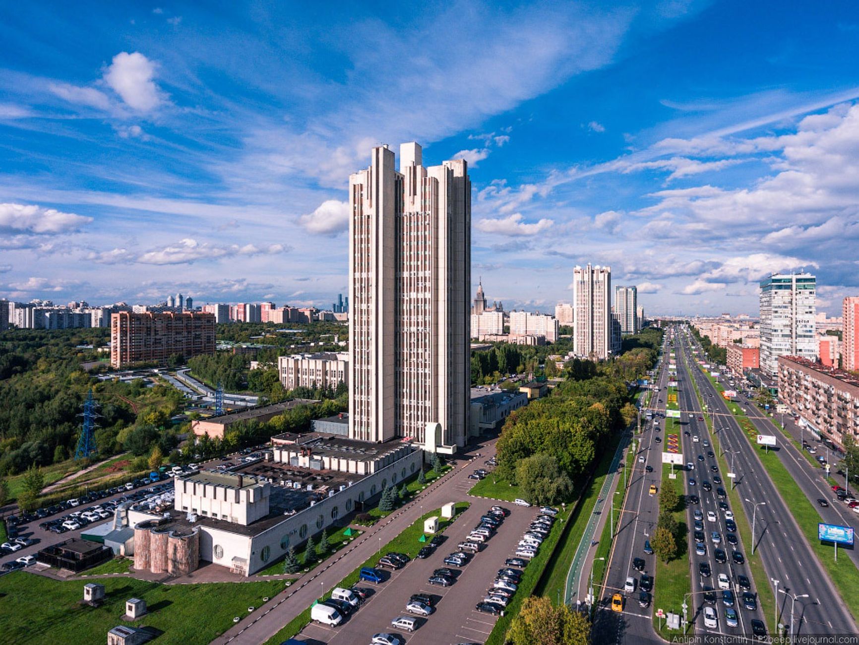 Secret high rise building on Vernadsky Prospekt